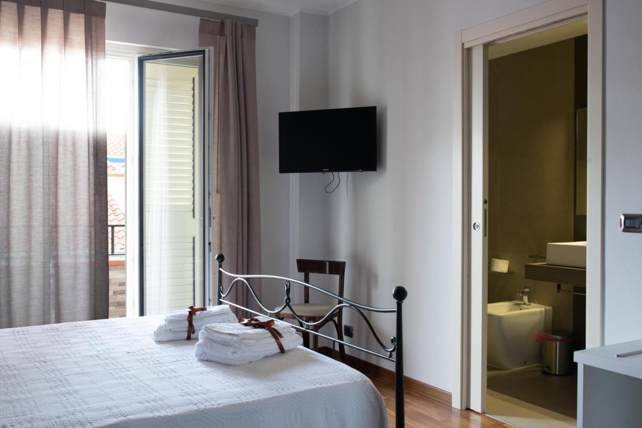 Torrevarata - Guest Rooms 산타 테레사 디 리바 외부 사진